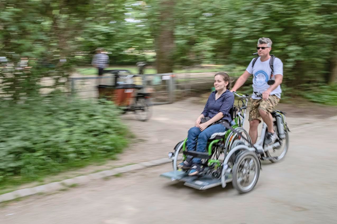 Mit der Rollstuhl-Rikscha durch München und den Englischen Garten