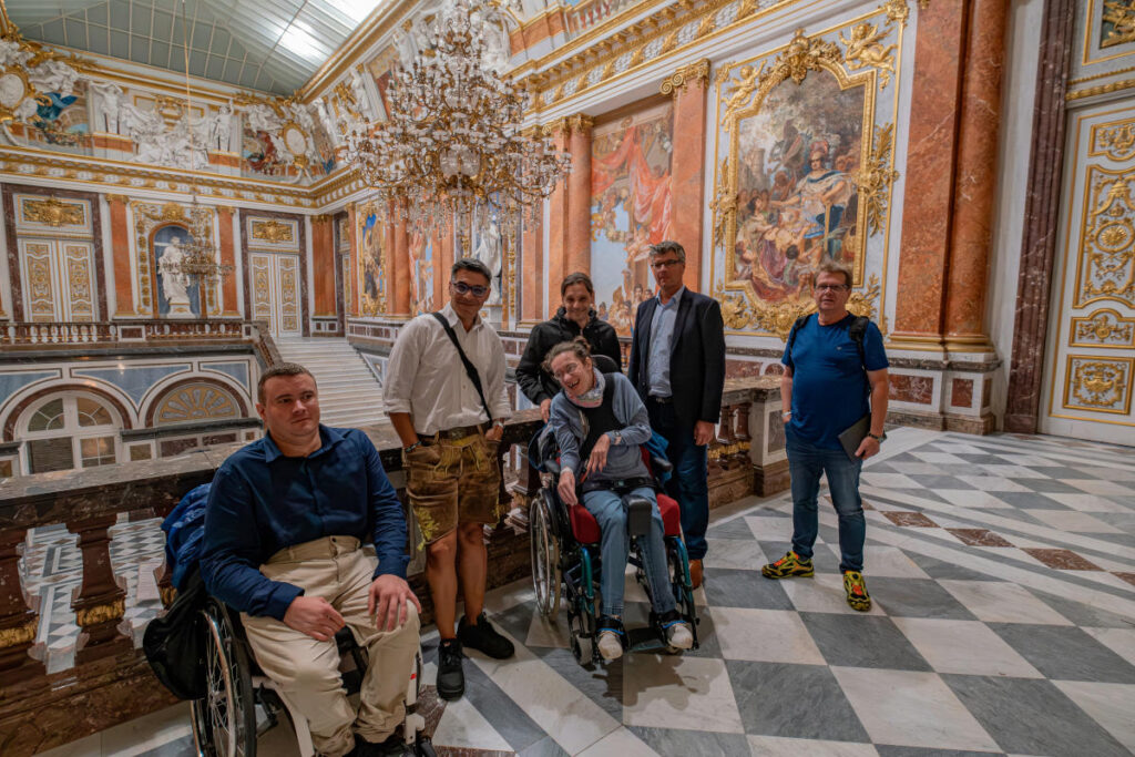 Barrierefreier Ausflug zum König-Ludwig-Abend im Schloss Herrenchiemsee