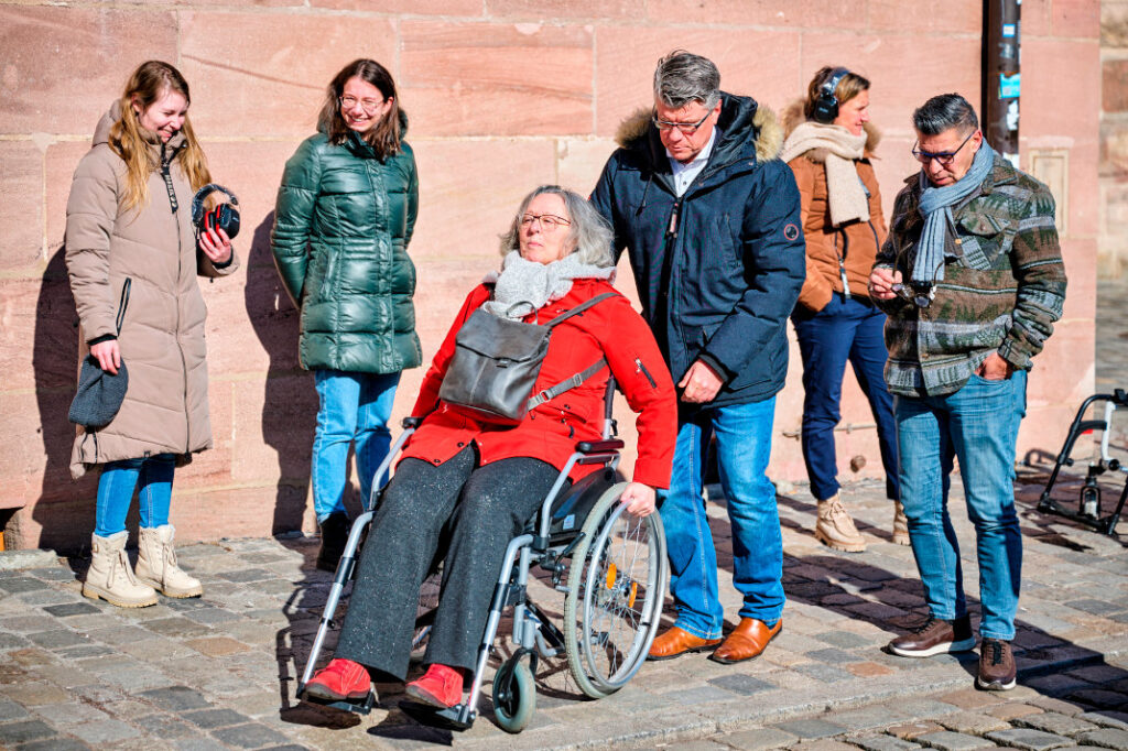 Workshop Umgang mit behinderten und älteren Gästen Nürnberg 17.02.25 - Perspektivenwechsel mit Rollstuhl